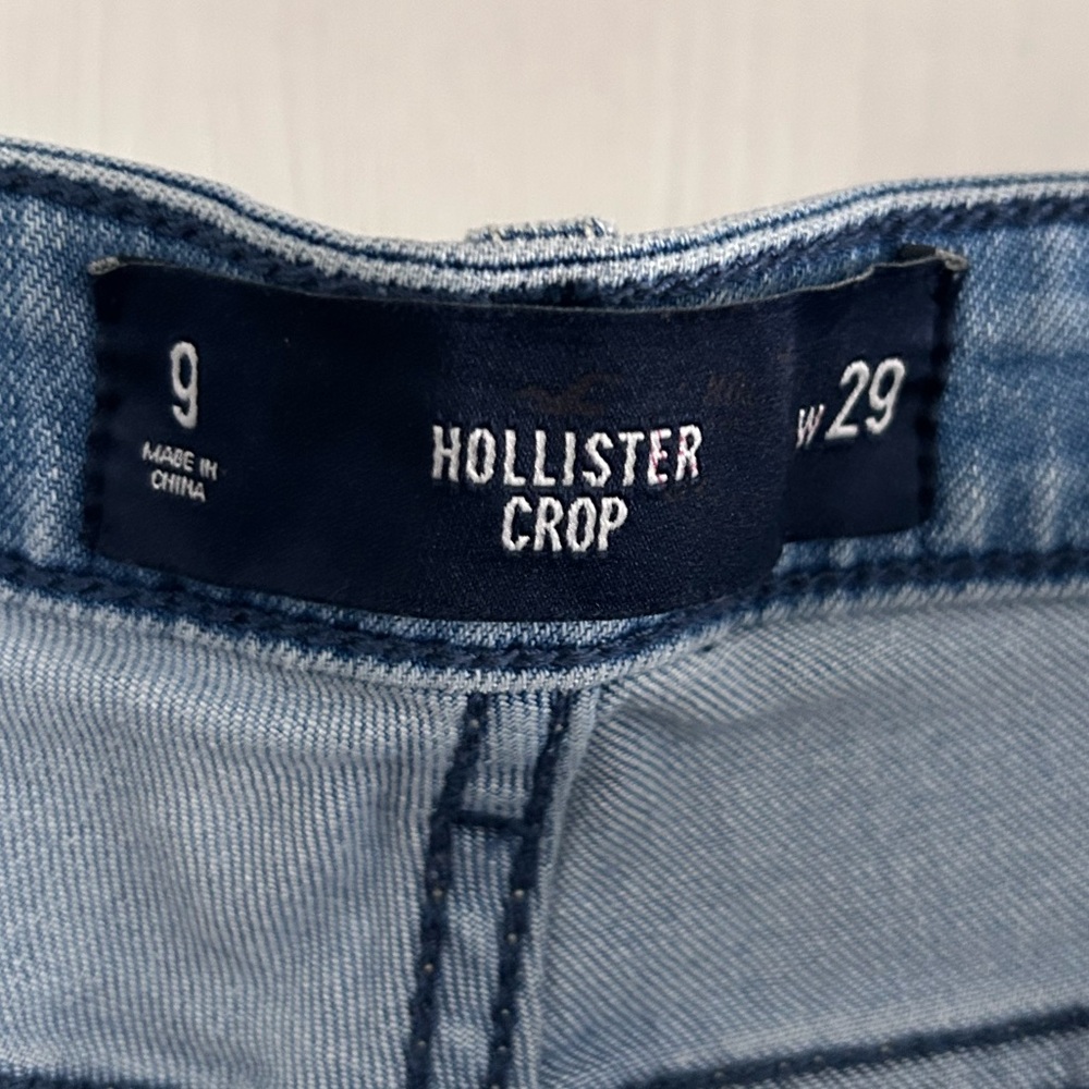 Hollister | Light Blue Distressed Ankle Jeans | Size 29 - Picture 4 of 8